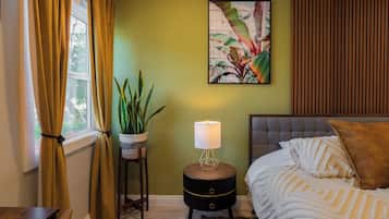 3 habitaciones, escritorio, tabla de planchar con plancha y wifi gratis