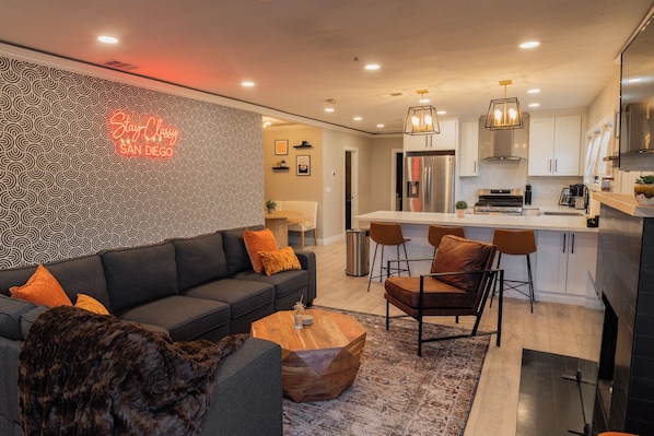 Smart TV, fireplace, table tennis