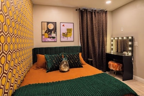 3 bedrooms, desk, iron/ironing board, free WiFi