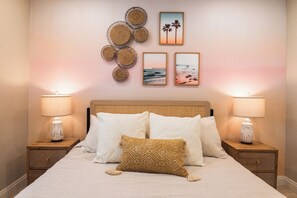 3 habitaciones, escritorio, tabla de planchar con plancha y wifi gratis 