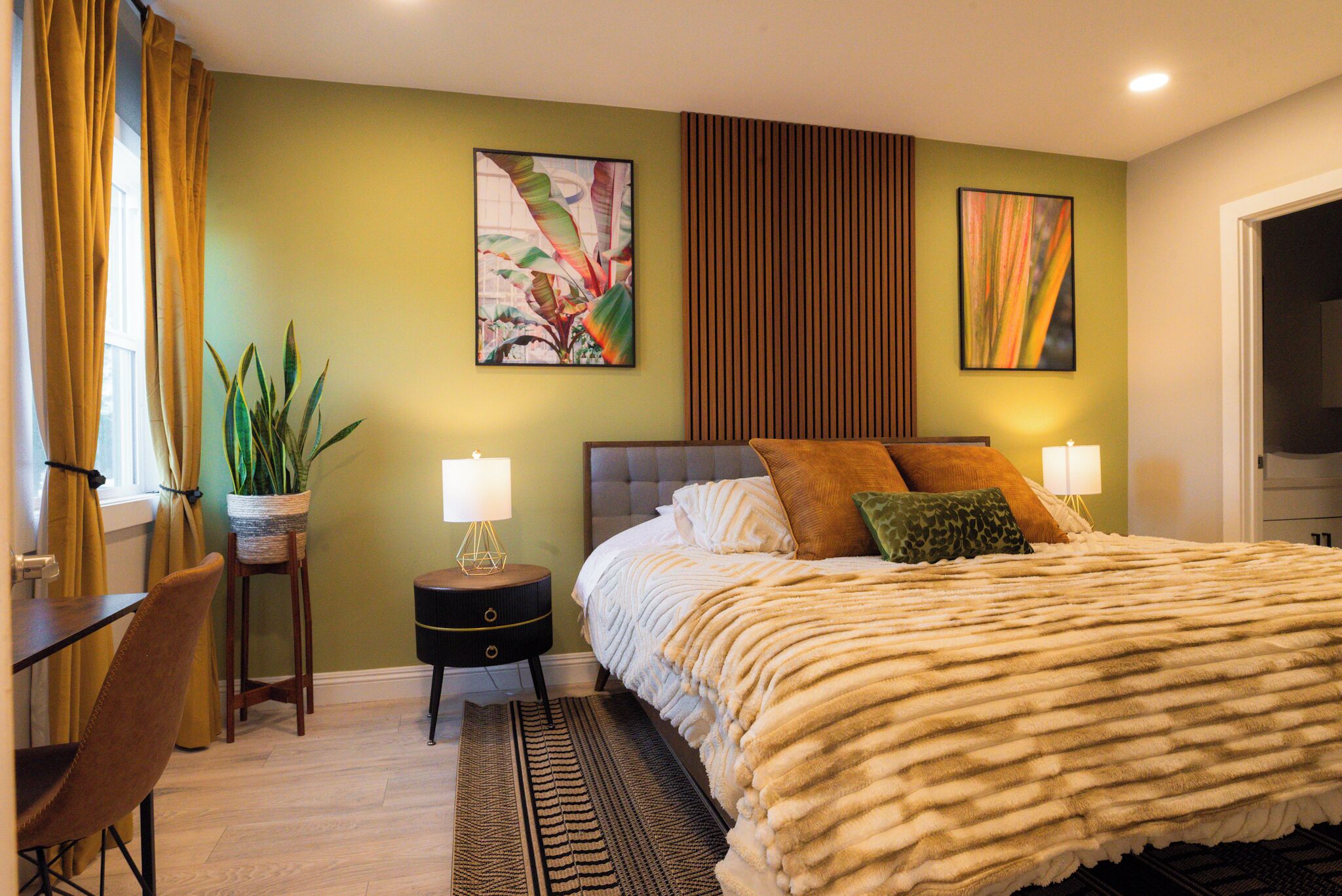 3 bedrooms, desk, iron/ironing board, free WiFi