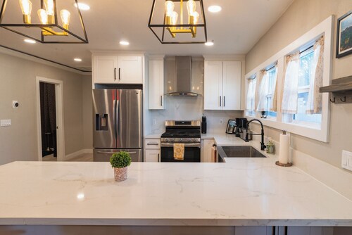 SDSU/Downtown <10 Min - GameRoom - Fire Pit - Free Parking - Easy Freeway Access