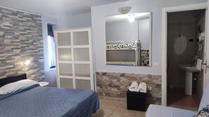 3 室のベッドルーム、WiFi、ベッドシ  ーツ