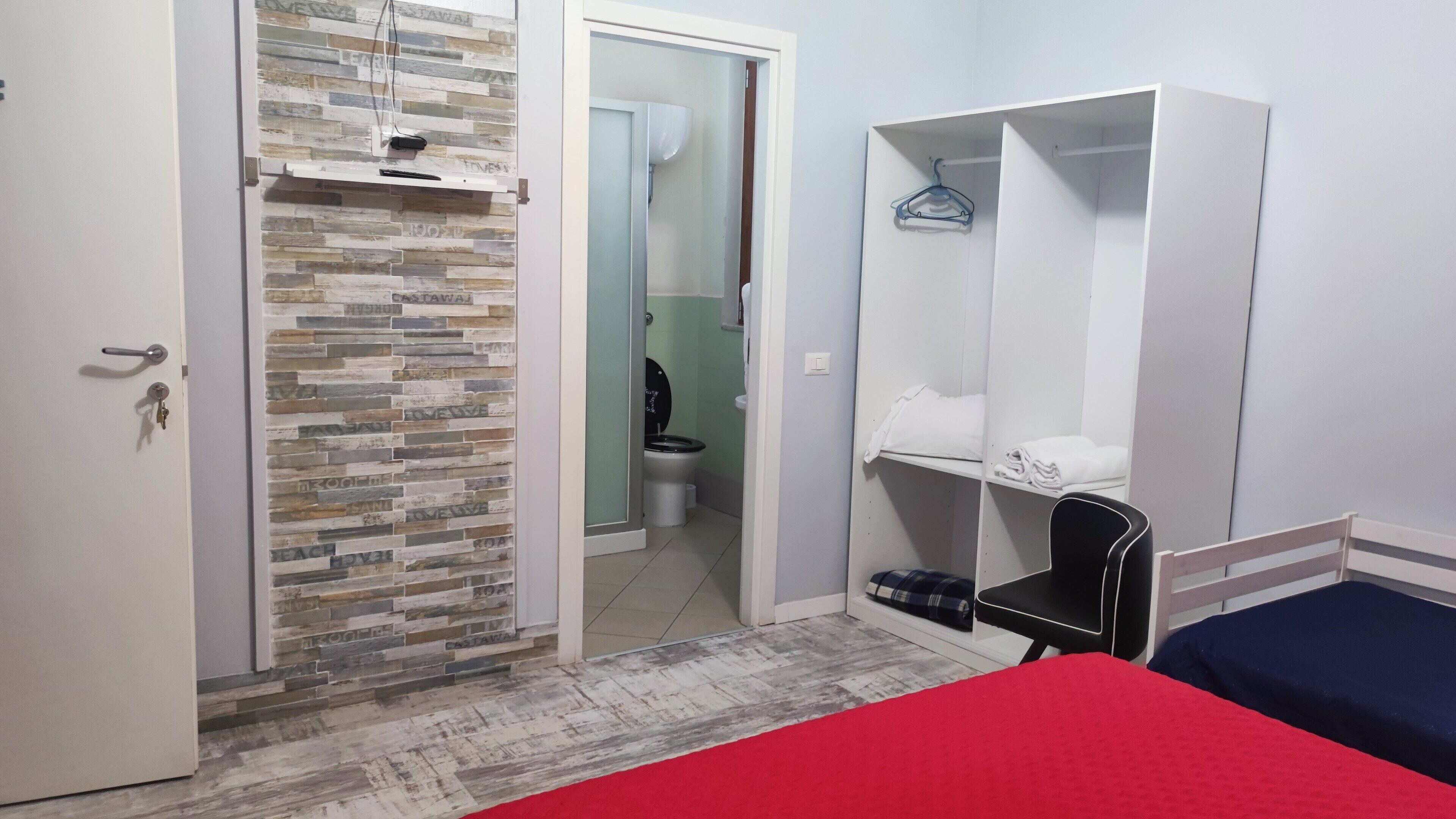 3 camere, Wi-Fi, lenzuola