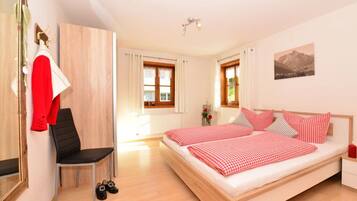 Ferienhaus | 2 Schlafzimmer, individuell eingerichtet, Bettwäsche