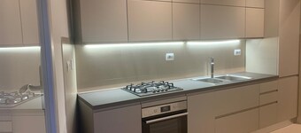 Slb House - Newly renovated property, 10-minute walk metro B1 Jonio