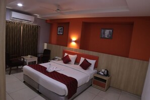 Deluxe Double Room | Desk, free WiFi, bed sheets - Hotel PL A Residency Tiruchirappalli (Tiruchirappalli)