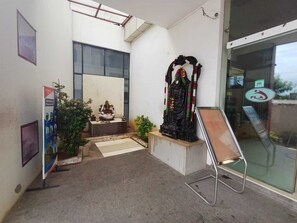 Property entrance - Hotel PL A Residency Tiruchirappalli (Tiruchirappalli)