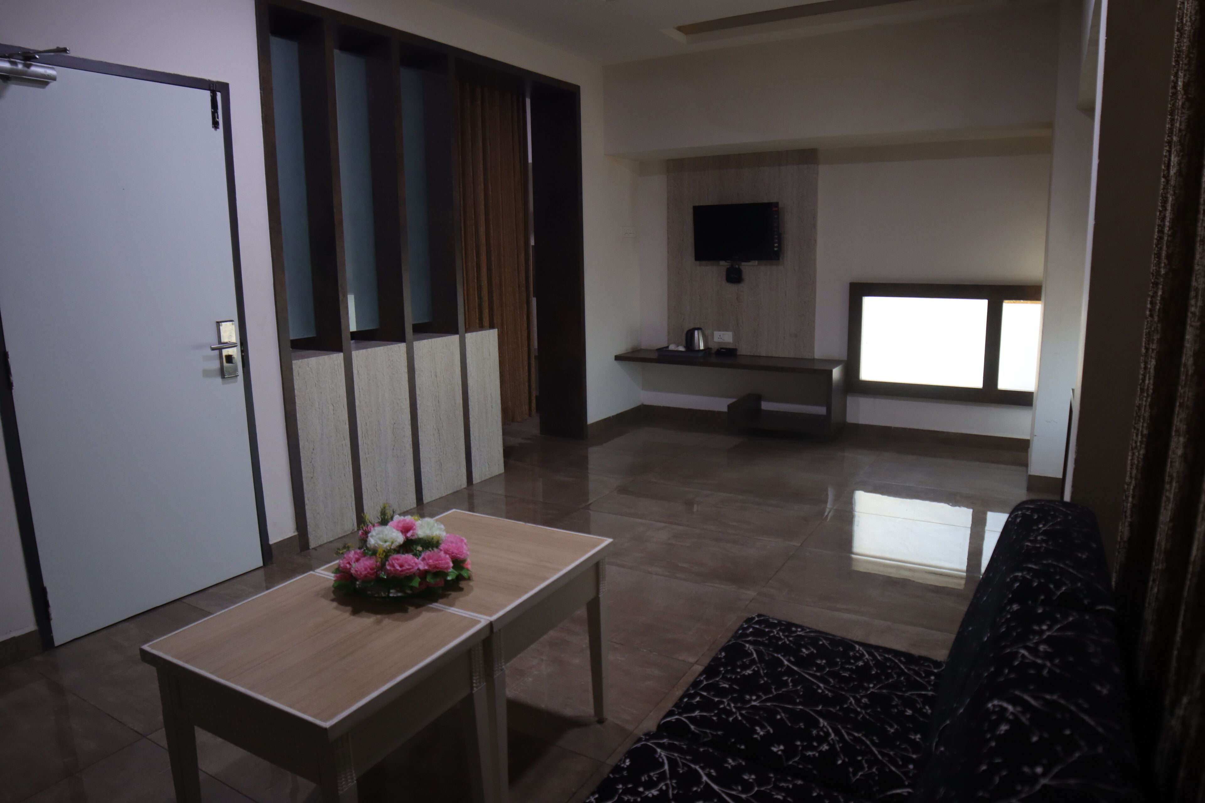 Suite | Desk, free WiFi, bed sheets