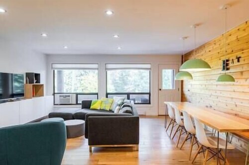 Griz Inn Chic Condo - Mountain Views - Luxury Stay