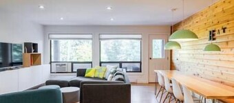 Griz Inn Chic Condo - Mountain Views - Luxury Stay