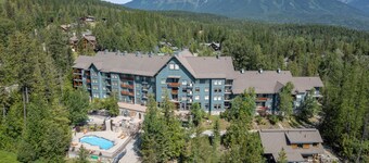 Pet-friendly Cozy Mountain Condo at Snow Creek