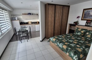 1 bedroom, WiFi, bed sheets