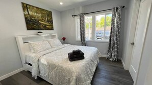 2 chambres, fer et planche à repasser, Wi-Fi gratuit, draps fournis