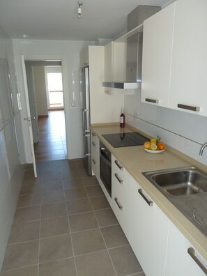 Mikroaaltouuni, uuni, liesi, astianpesukone