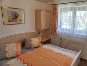 1 chambre, ameublement unique
