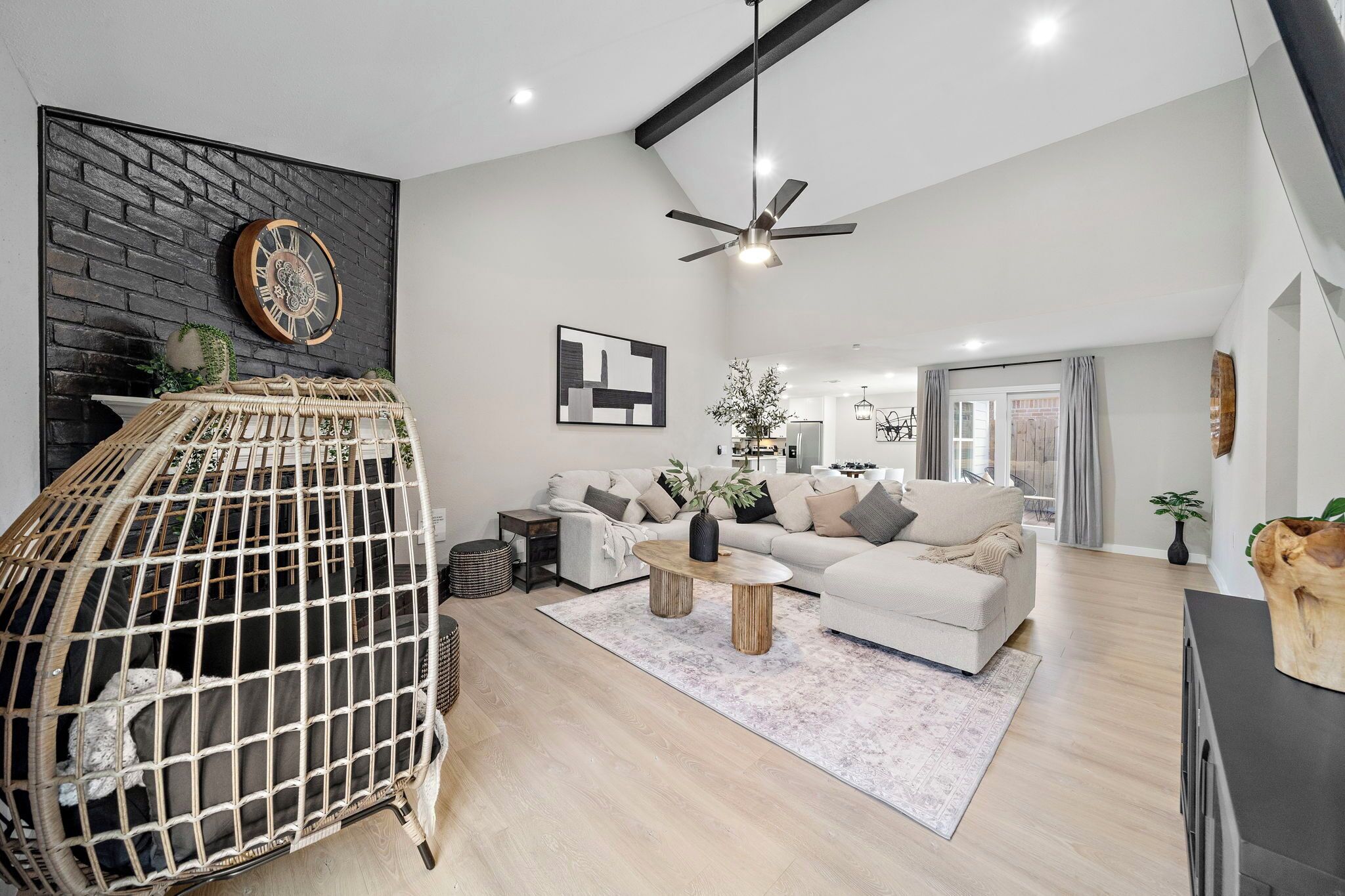 Smart TV, oficina y monitor de computadora 