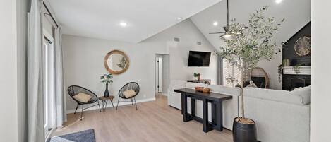 智能電視、 辦公室、電腦螢幕