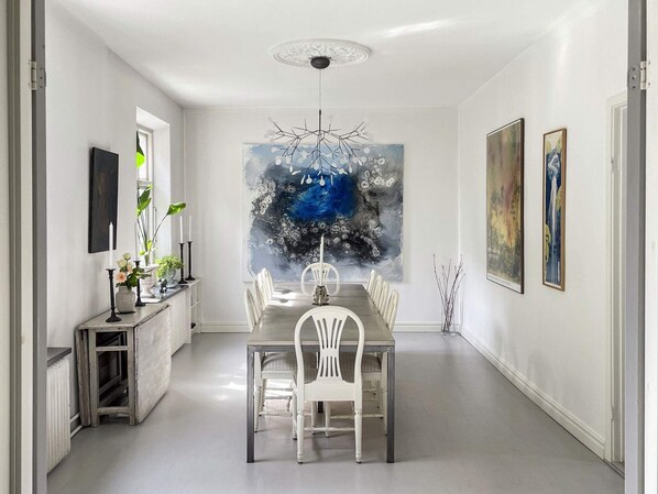 تناول الطعام