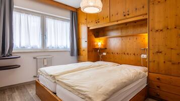 2 bedrooms, Internet