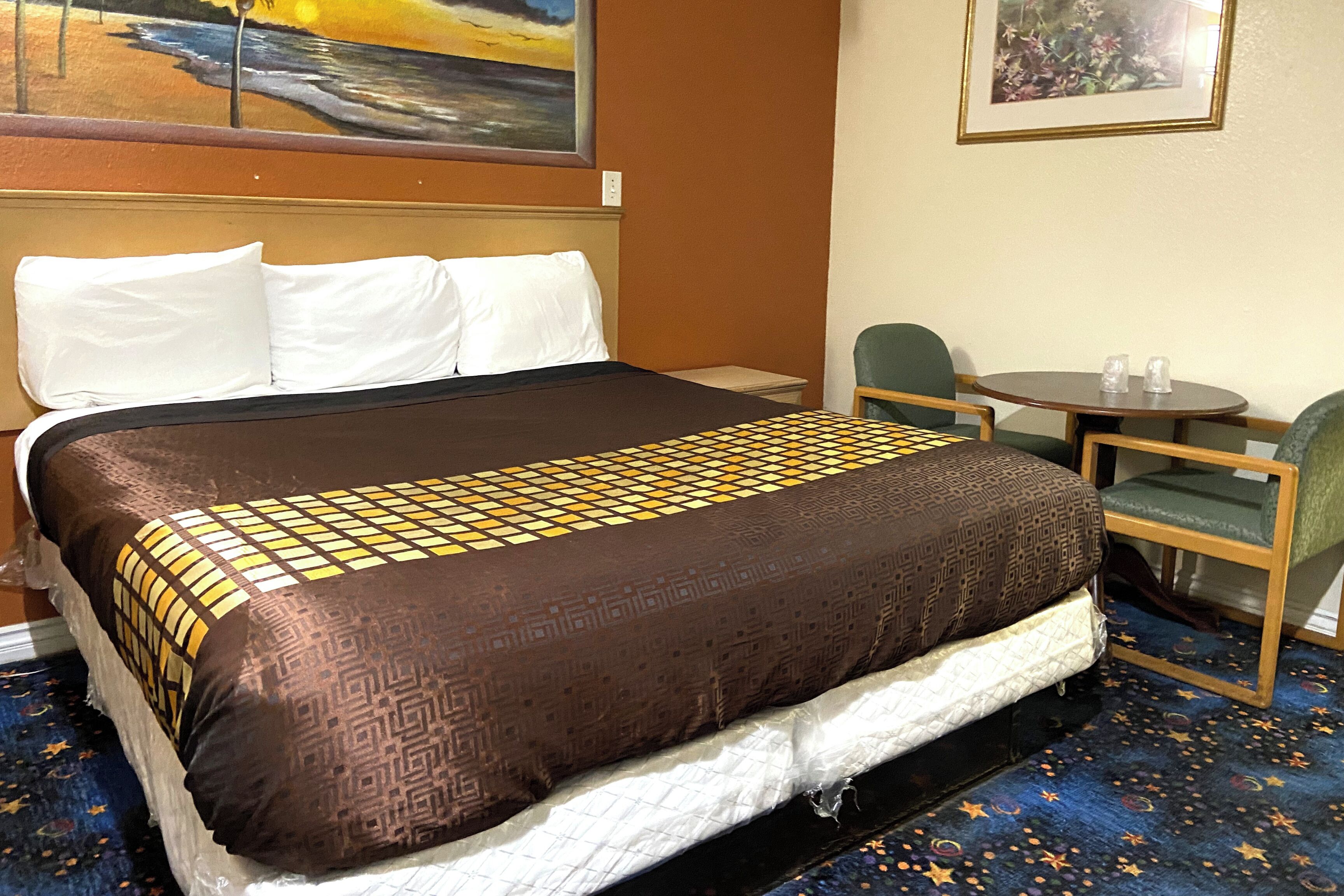 Schreibtisch, Bügeleisen/Bügelbrett, kostenloses WLAN, Bettwäsche