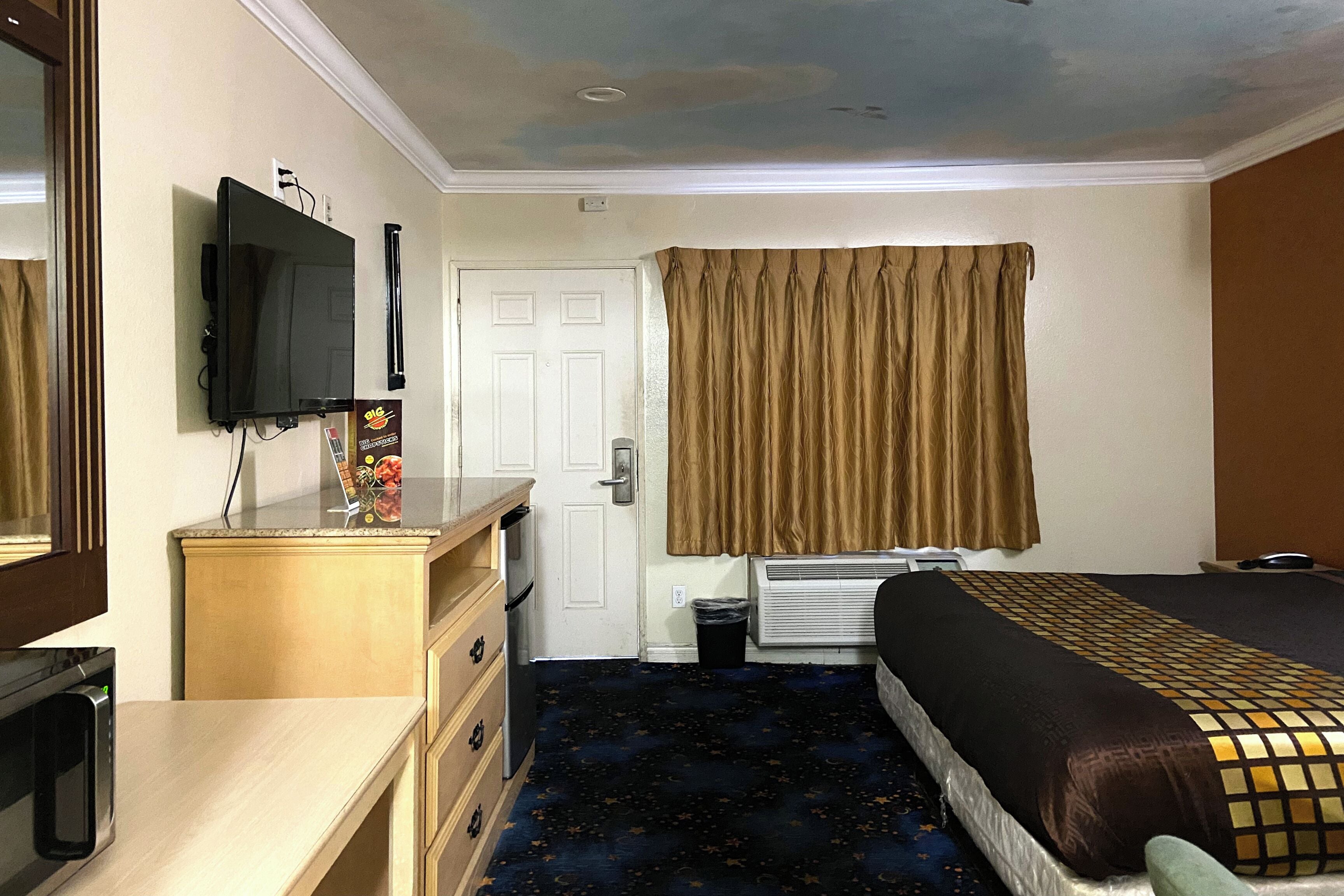 Schreibtisch, Bügeleisen/Bügelbrett, kostenloses WLAN, Bettwäsche