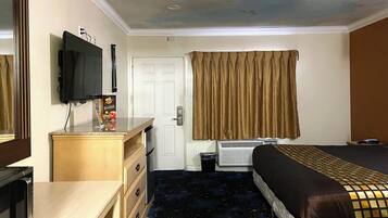 Skrivebord, strygejern/strygebræt, gratis Wi-Fi, sengetøj