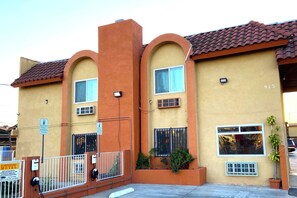 Front of property - Robinhood Motel Anaheim West (Anaheim)