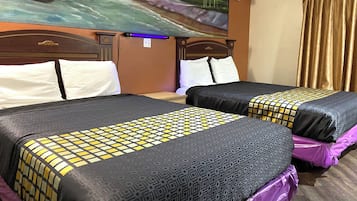 Meja kerja, setrika/meja setrika, Wi-Fi gratis, dan seprai linen