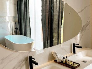 Bathroom - Duplex Penthouse with Jacuzzi and Pool in Anse Marcel (Saint-Martin)