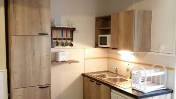 Frigorifero, microonde, forno, lavastoviglie