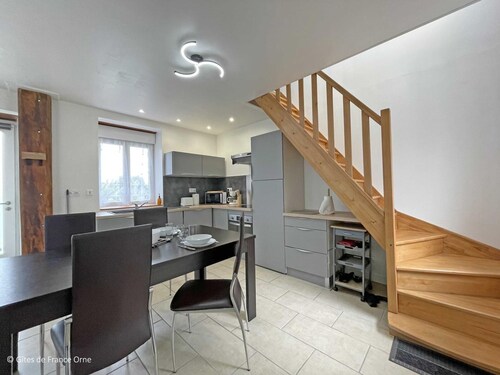 Bright cottage with garden, pets allowed, WiFi