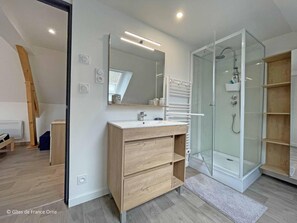 Bathroom - Bright cottage with garden, pets allowed, WiFi (Saint-Pierre-du-Regard)