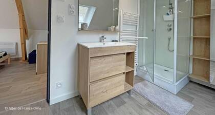 Bright cottage with garden, pets allowed, WiFi