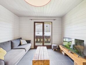 TV - Renovated apartment in Les Gets, near center and slopes, south-facing balcony (Les Gets)