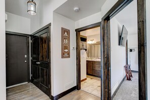 Interior - Baldpate Home - Premier Mountain Views & Hot Tub! (Estes Park)