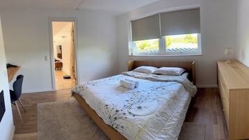 4 chambres, fer et planche à repasser, Wi-Fi gratuit, draps fournis