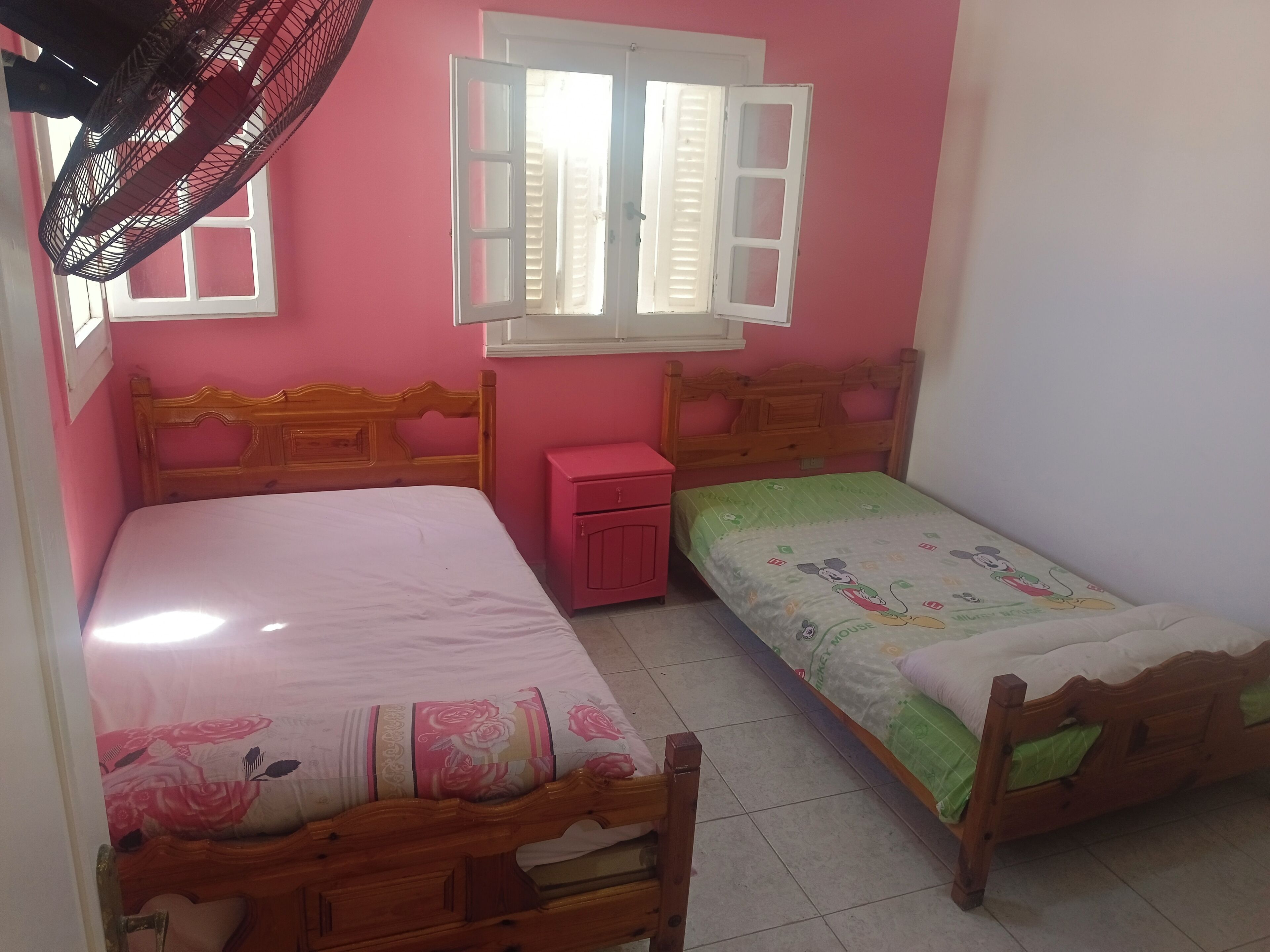 3 bedrooms, bed sheets