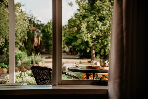 Exterior - The Rabbit Hole Inn at Harvest Home (Avenel)