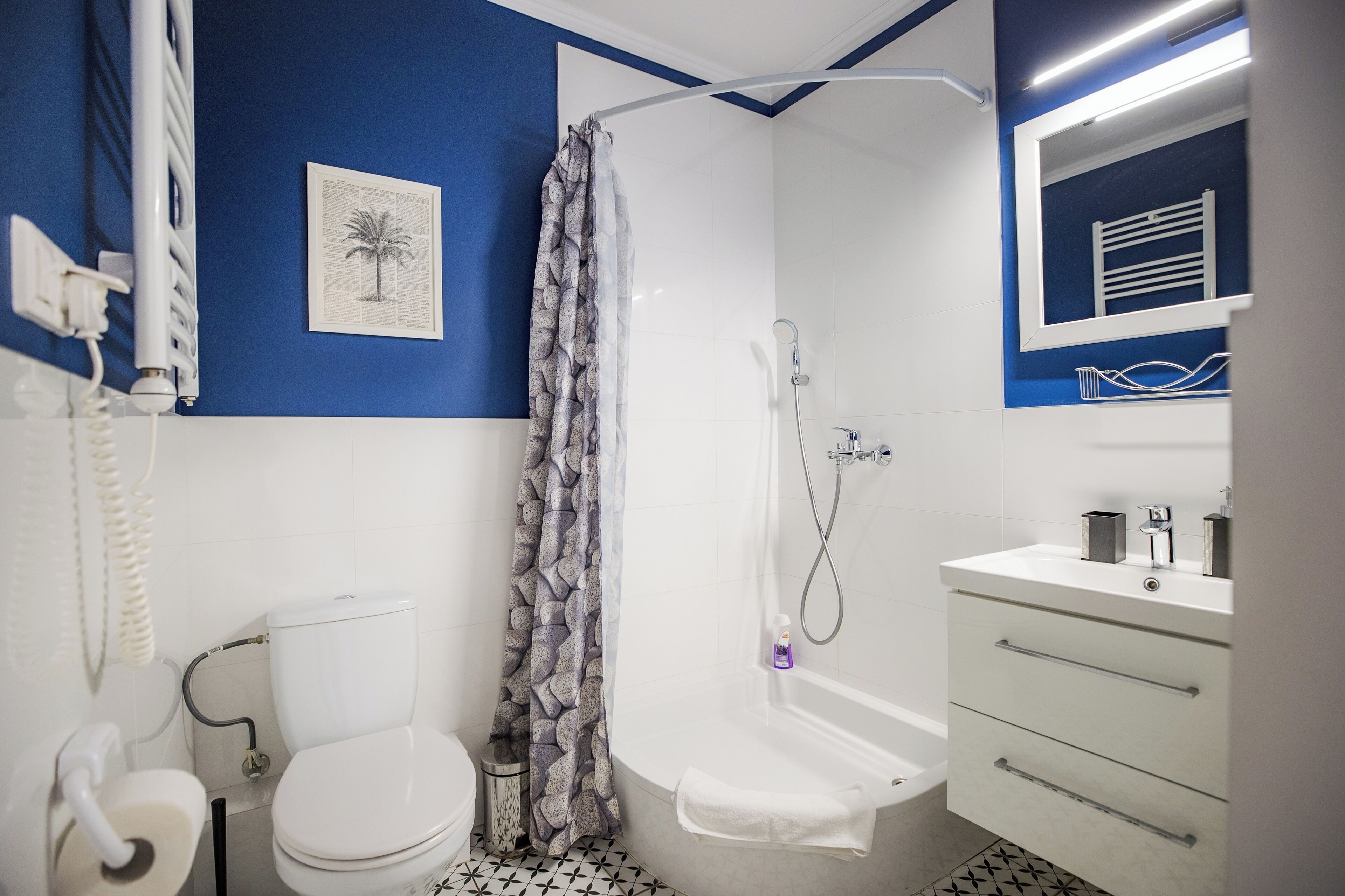 Economy Studio | Bathroom