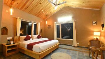 Classic Cottage | Premium bedding, individually decorated, individually furnished, desk