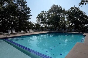 Piscine intérieure, piscine chauffée