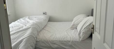 1 間睡房、熨斗/熨衫板、Wi-Fi、床單