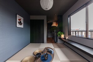 Décoration personnalisée, fer et planche à repasser, Wi-Fi gratuit