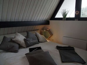 2 quartos, individualmente mobiliados