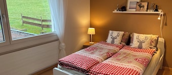 Sonnige & ruhige Ferienwohnung nahe Thun mit Alpenblick