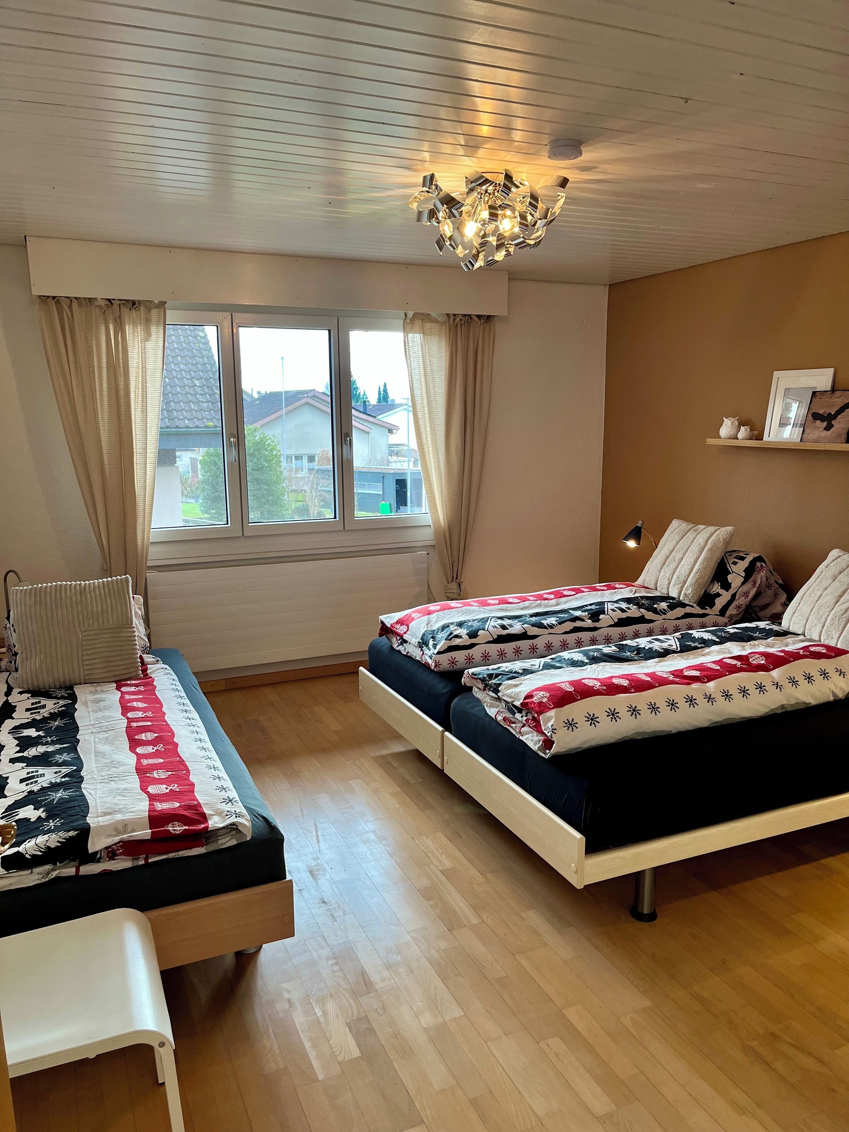 3 bedrooms, iron/ironing board, free WiFi, bed sheets