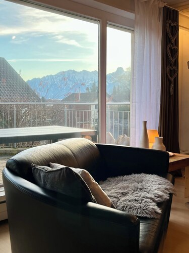 Cozy holiday apartment at the gateway to the Bernese Oberland, sunny and quiet