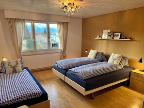 3 habitaciones, tabla de planchar con plancha y wifi gratis 