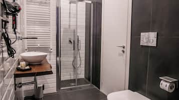 Deluxe Double or Twin Room | Bathroom | Shower, rainfall showerhead, hair dryer, bidet